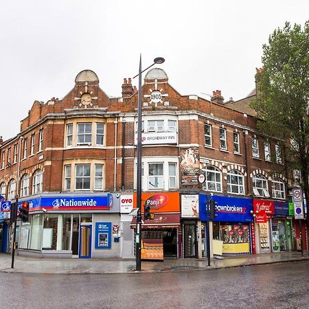 The Broadway Hotel - London Heathrow Southall Bagian luar foto