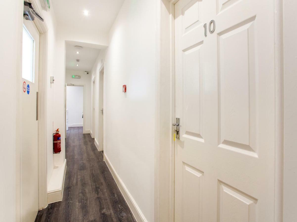 The Broadway Hotel - London Heathrow Southall Bagian luar foto